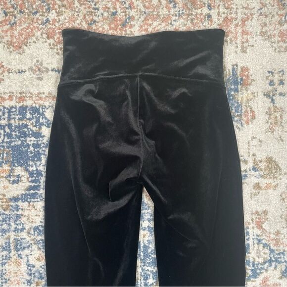 SPANX Shapewear Velvet Black Sculpting Leggings Size M Medium EUC - Picture 6 of 9